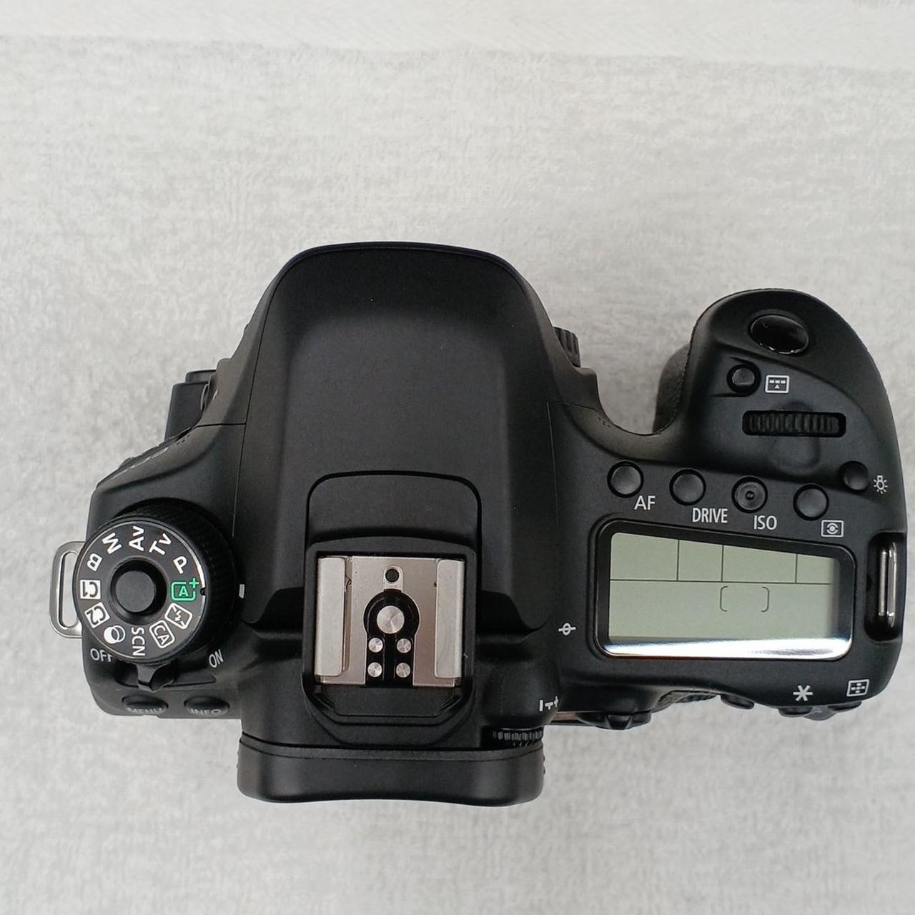 ショット数2674!元箱付き。■ほぼ新品■ CANONEOS 80D ボディ ショット数2674!元箱付き。□ほぼ新品□ CANONEOS 80D ボディ Amazon