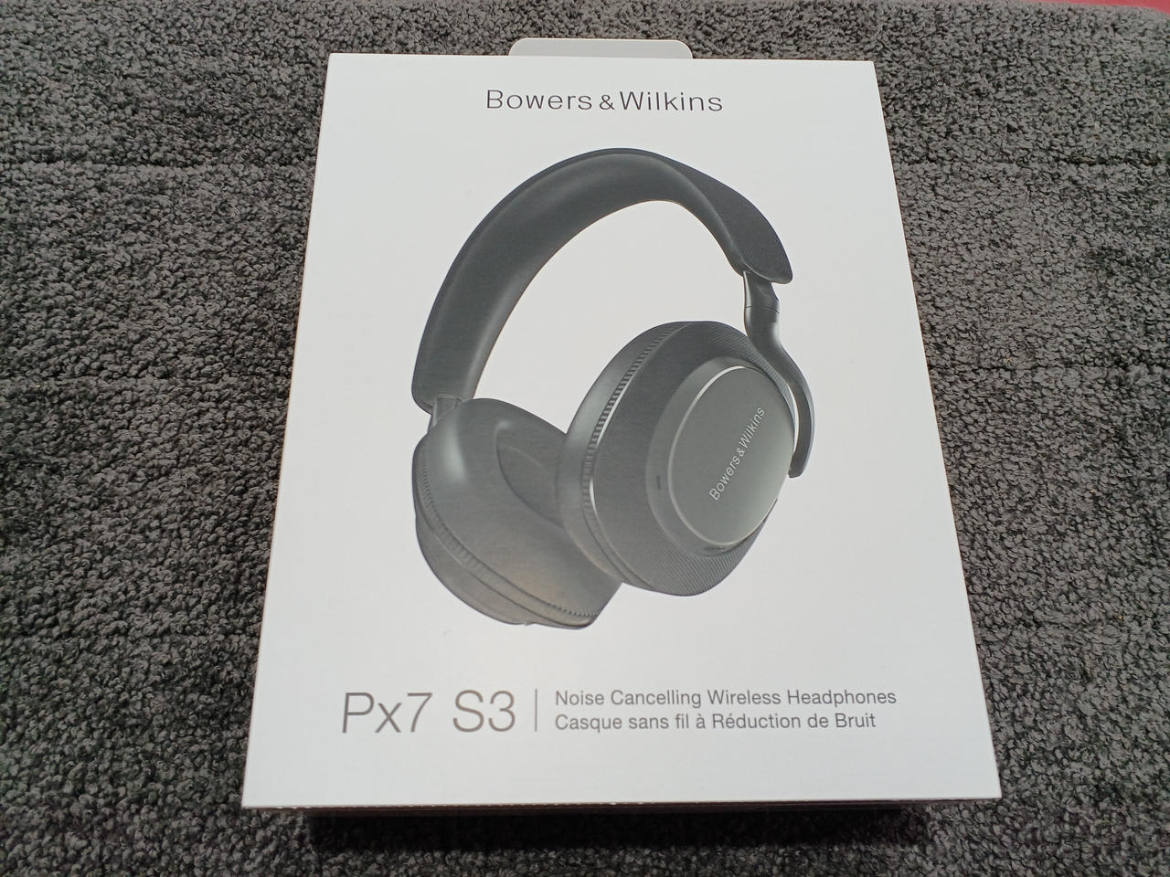 B&WのBluetoothヘッドホン