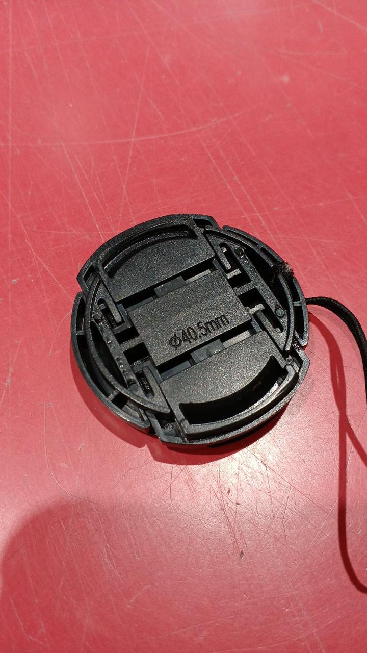 ツメが割れていて使い物になりません。