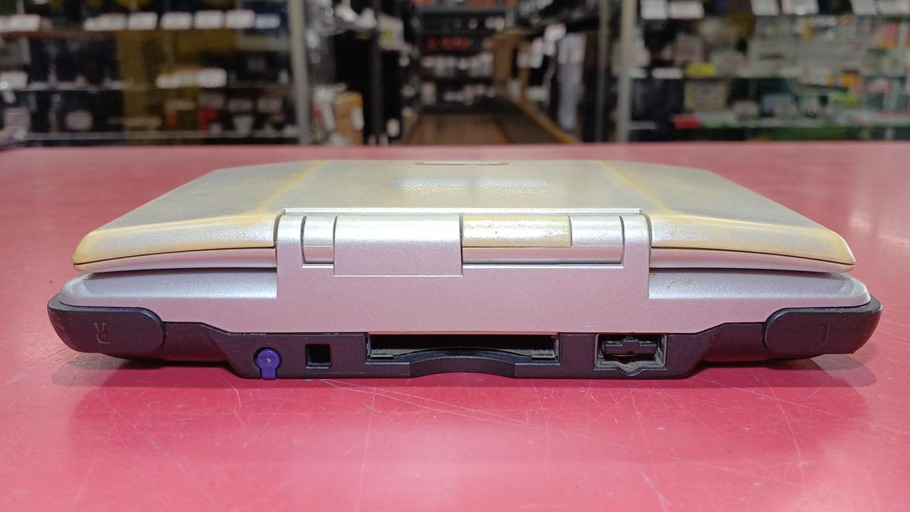 本体キズ・汚れ、シール跡あります。