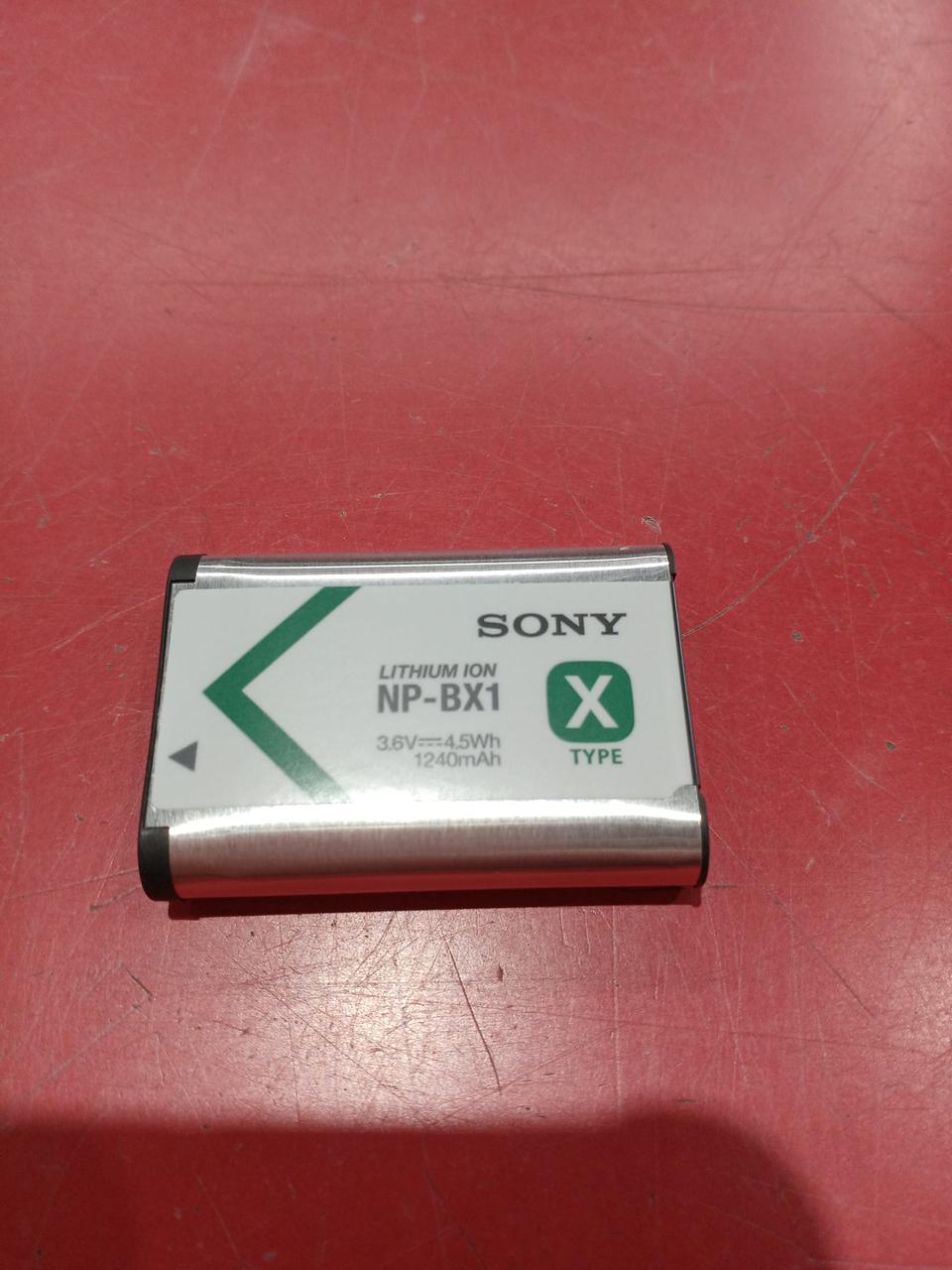 付属バッテリー、NP-BX1