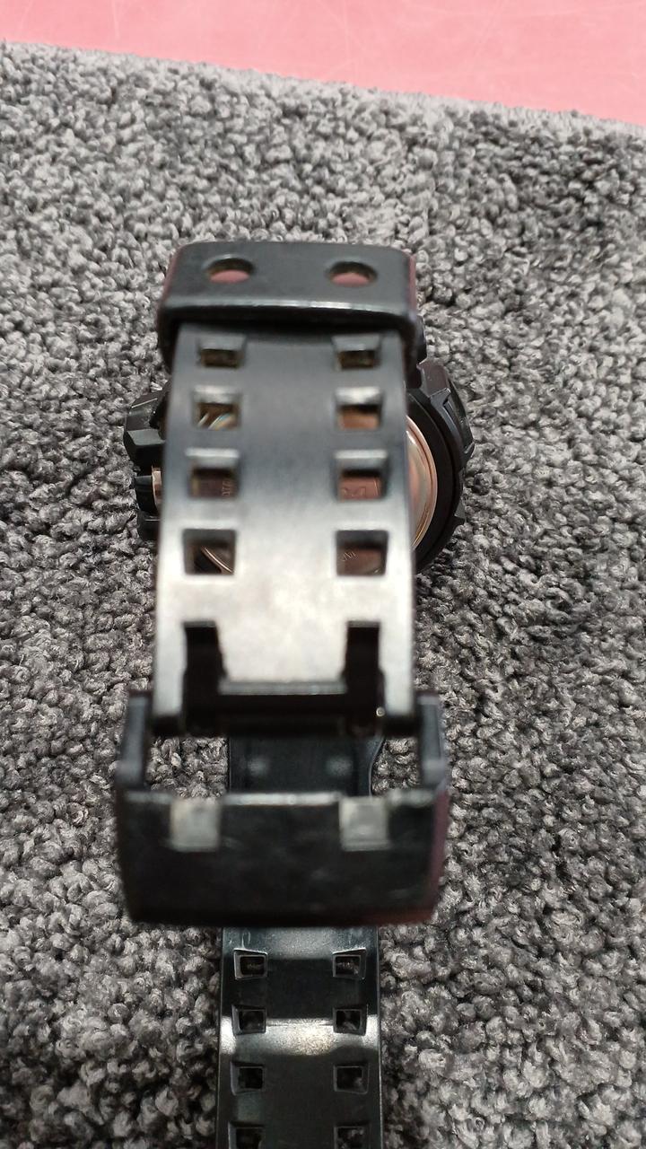 ベルトに使い込まれてる形跡あります