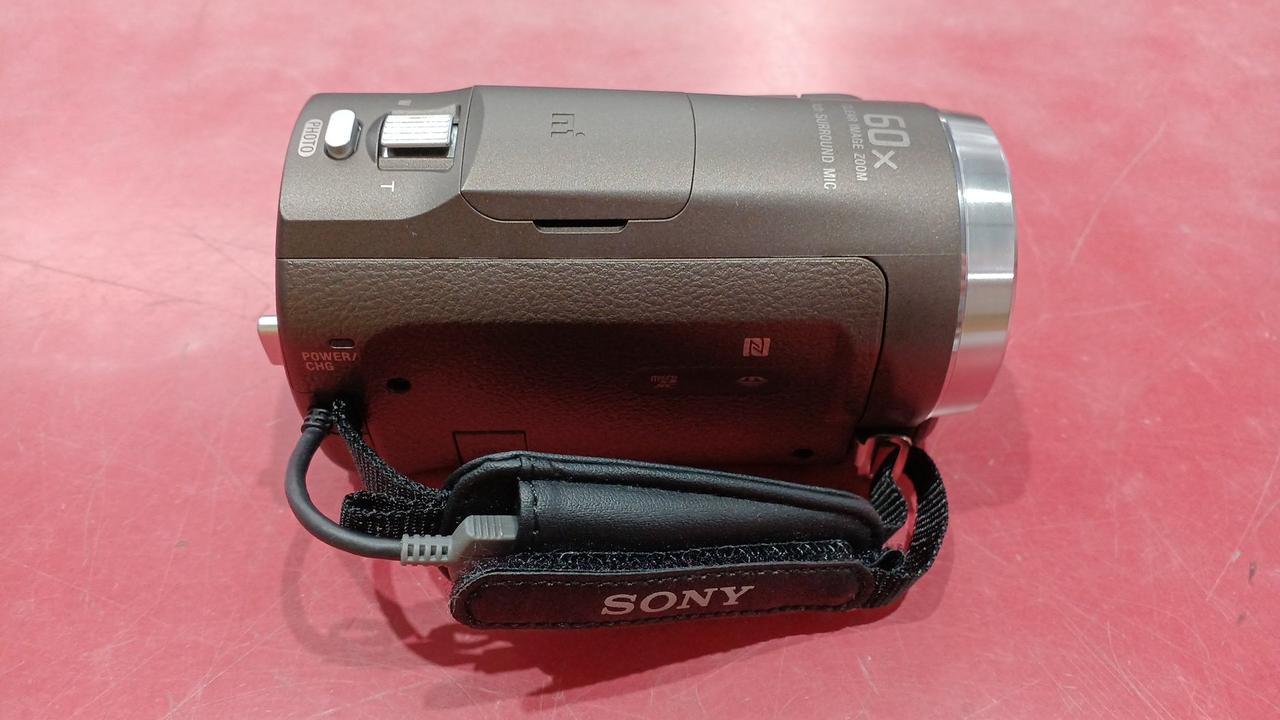 Sony ビデオカメラ 本体と付属品 DCR-DVD810 特長 : コンパクト 25倍ズーム | デジタルビデオ