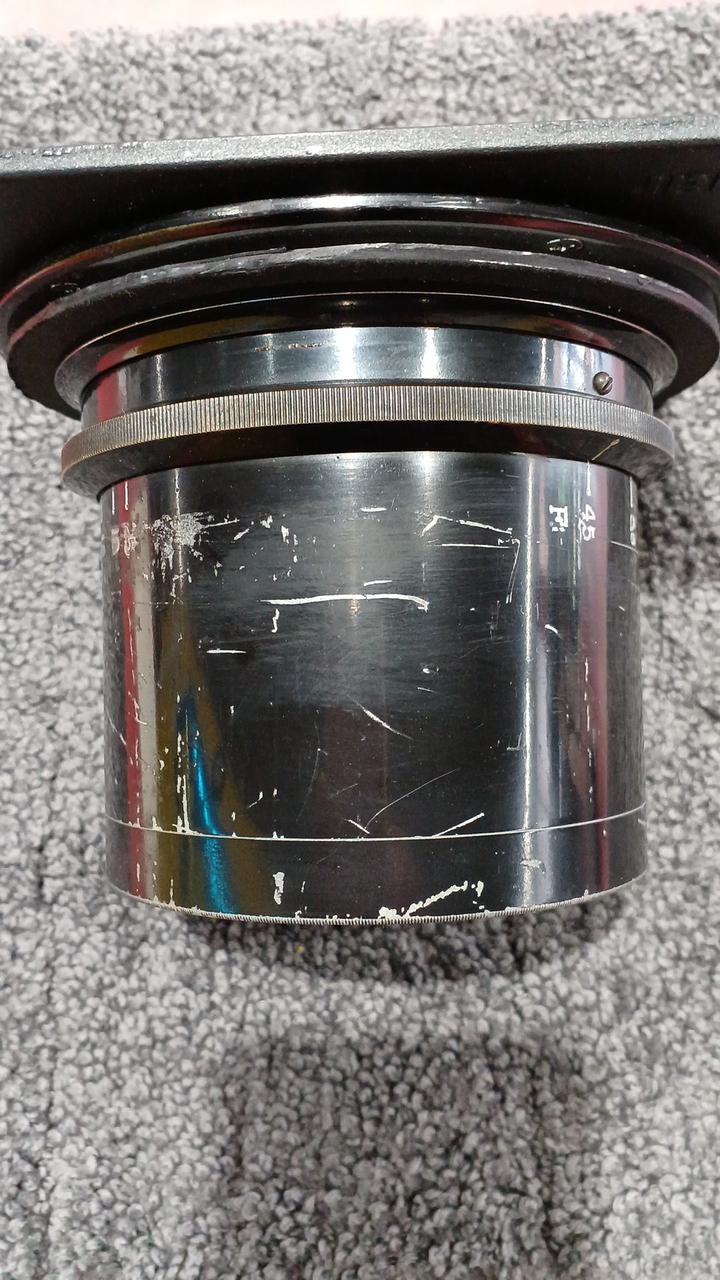 外観に傷が多いです