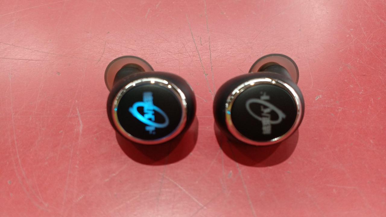 本体ロゴ光ります