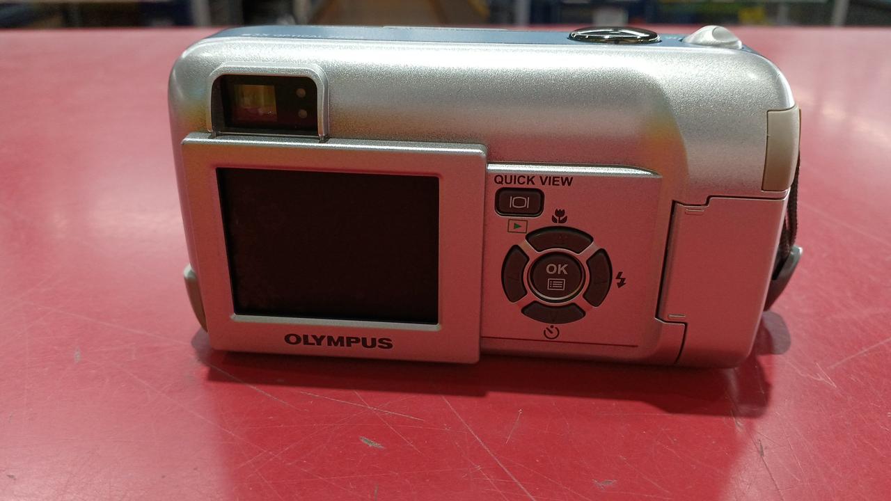 液晶カビ？シミのような跡あり