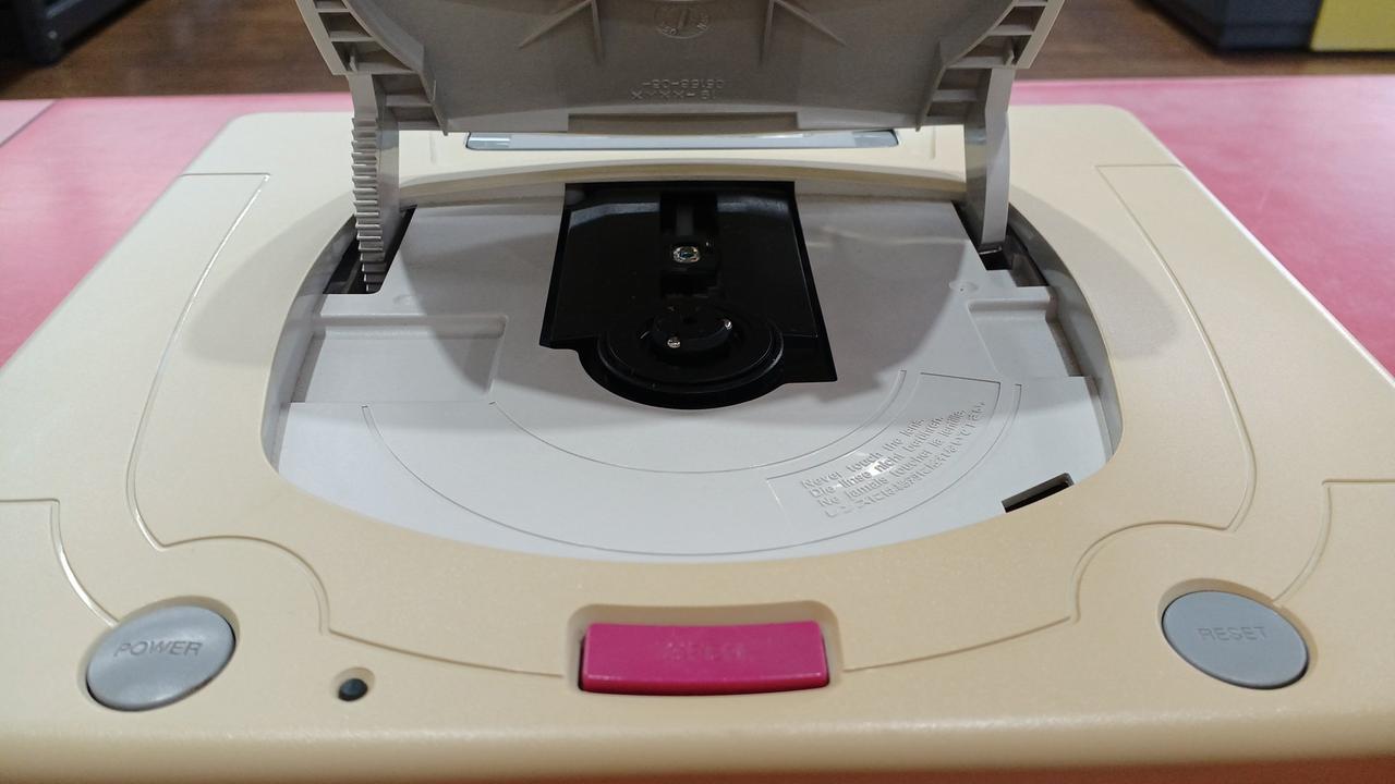 日焼けが激しく色の差があります。