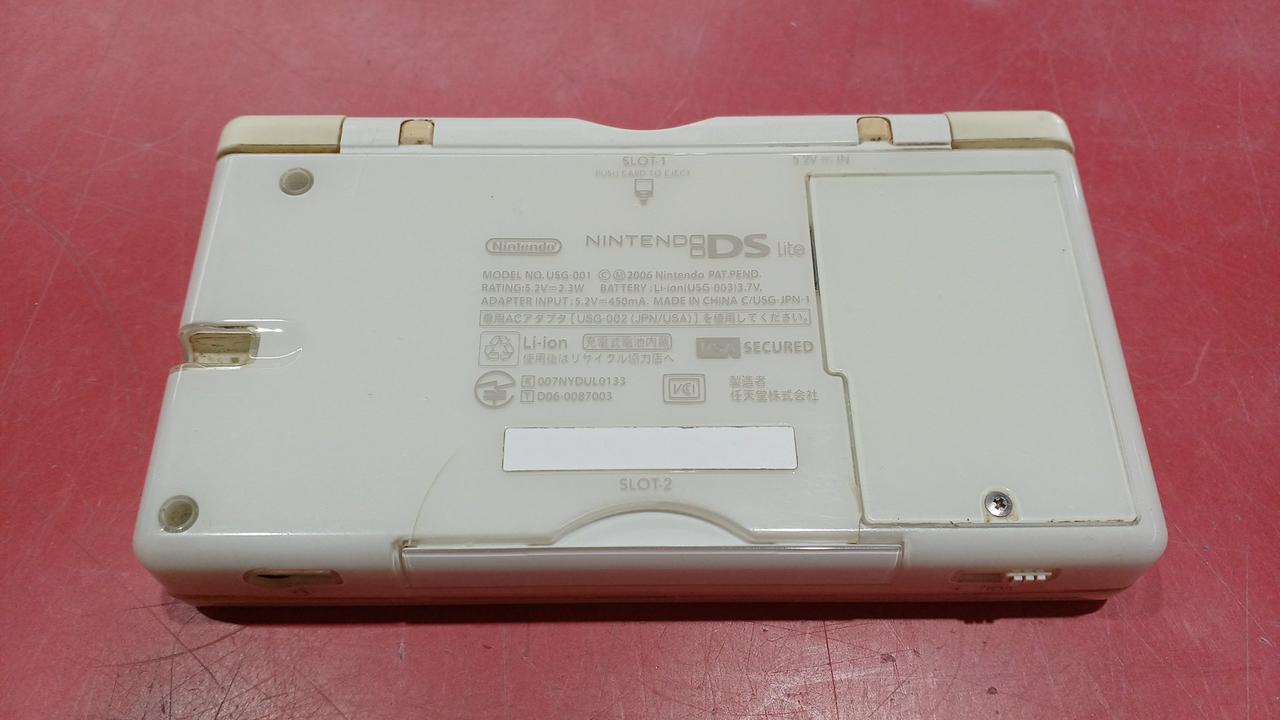 亀裂あり（透明なプラスチック部分）