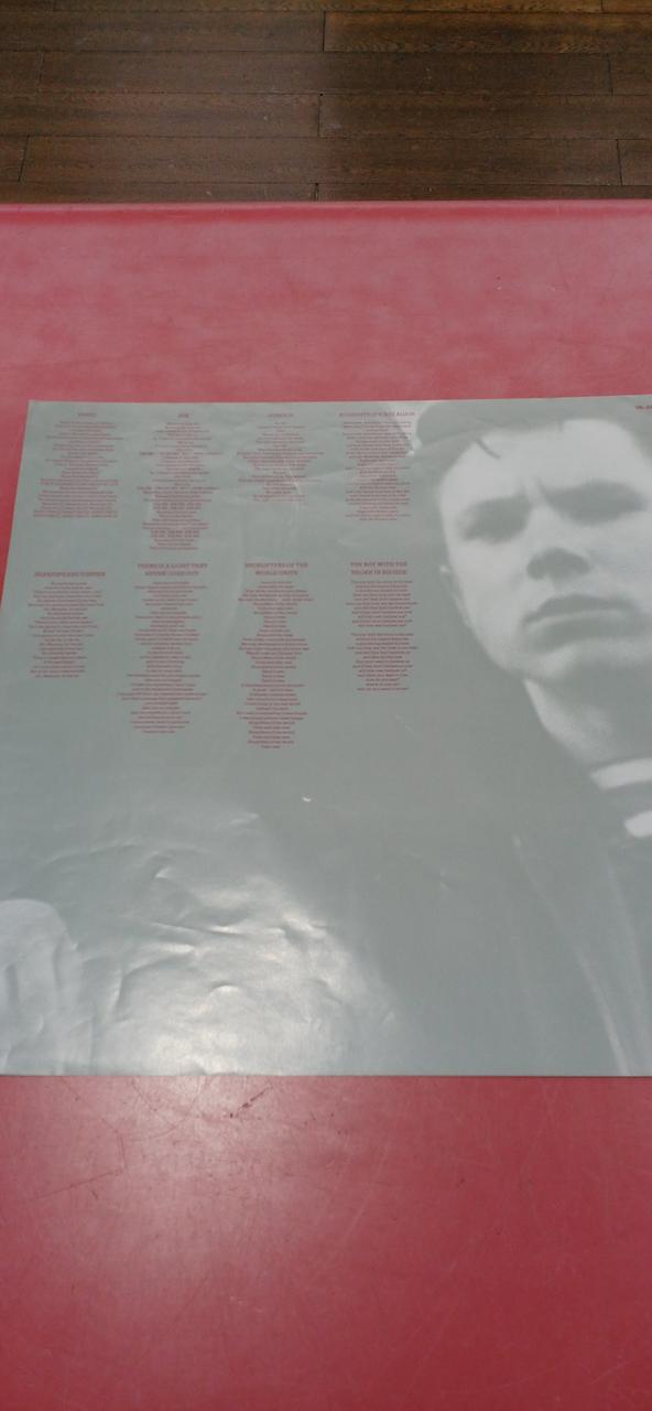 歌詞カード表
シワ跡あります。