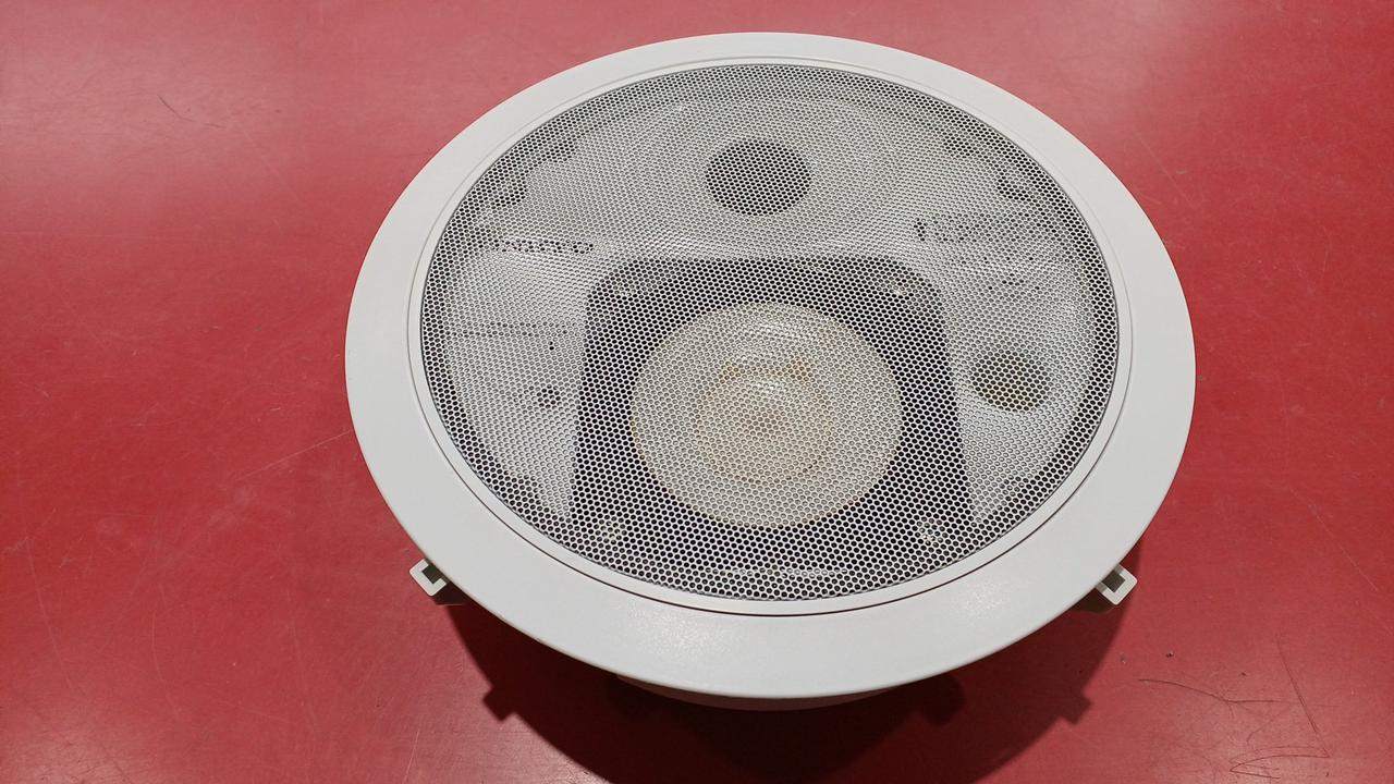 埋め込み式のスピーカー