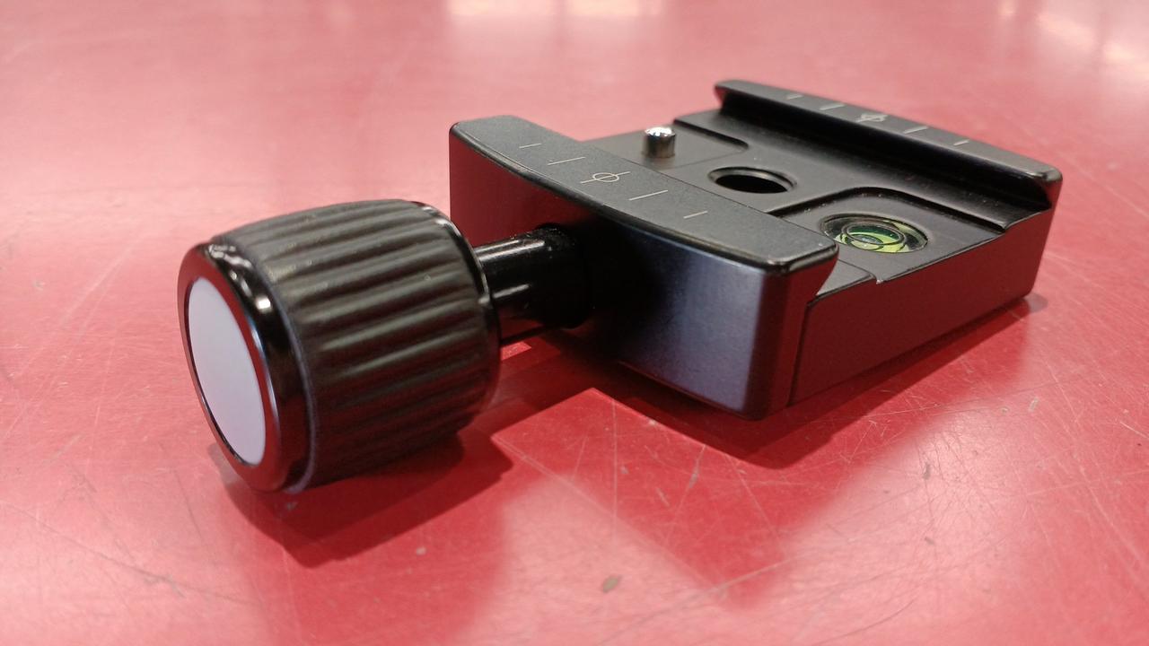 各社のプレートに対応