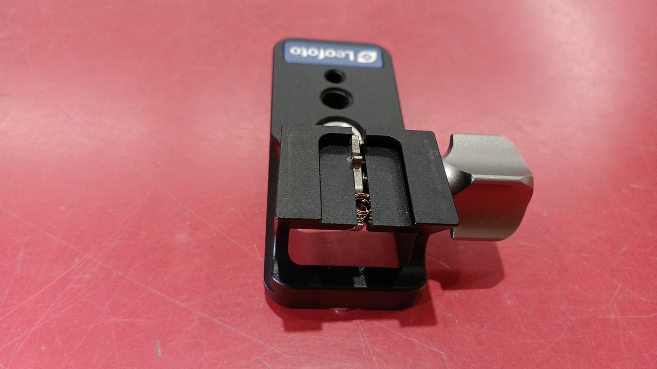 ワンタッチストラップに対応