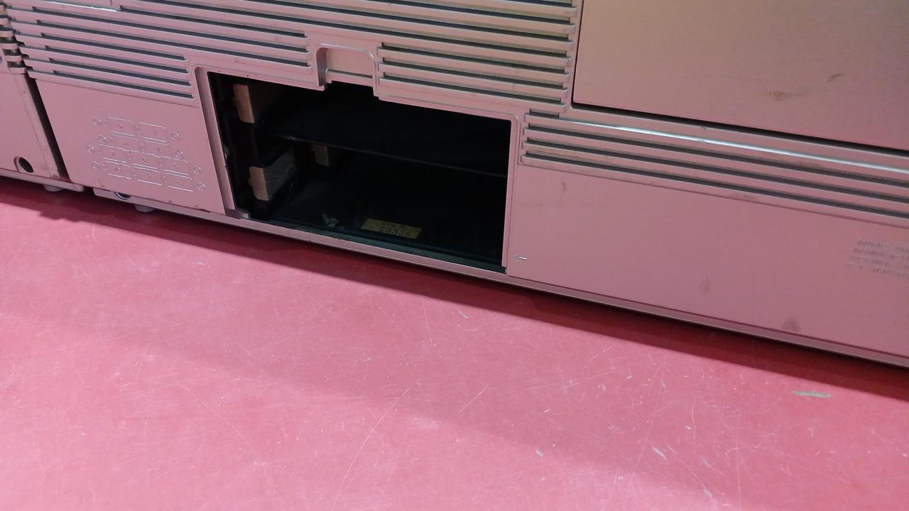 電池ボックスの蓋がありません