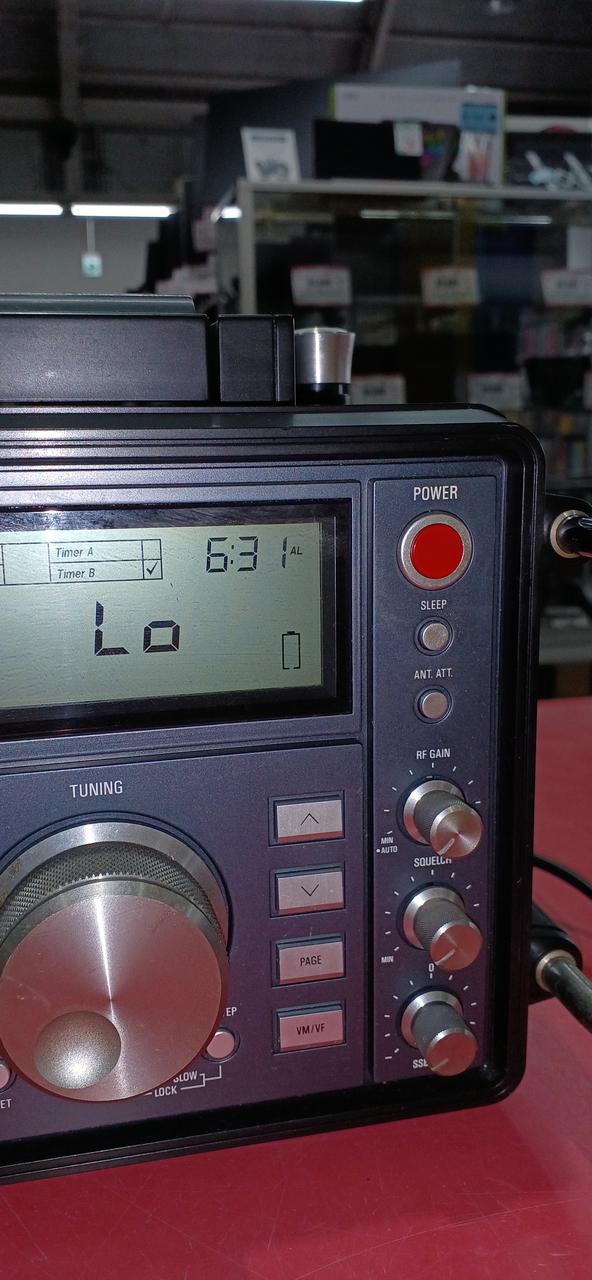 電源ケーブルではLoと表示されます。