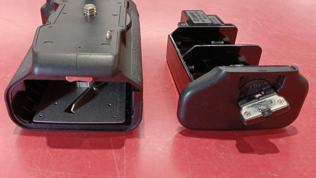 バッテリー装着部