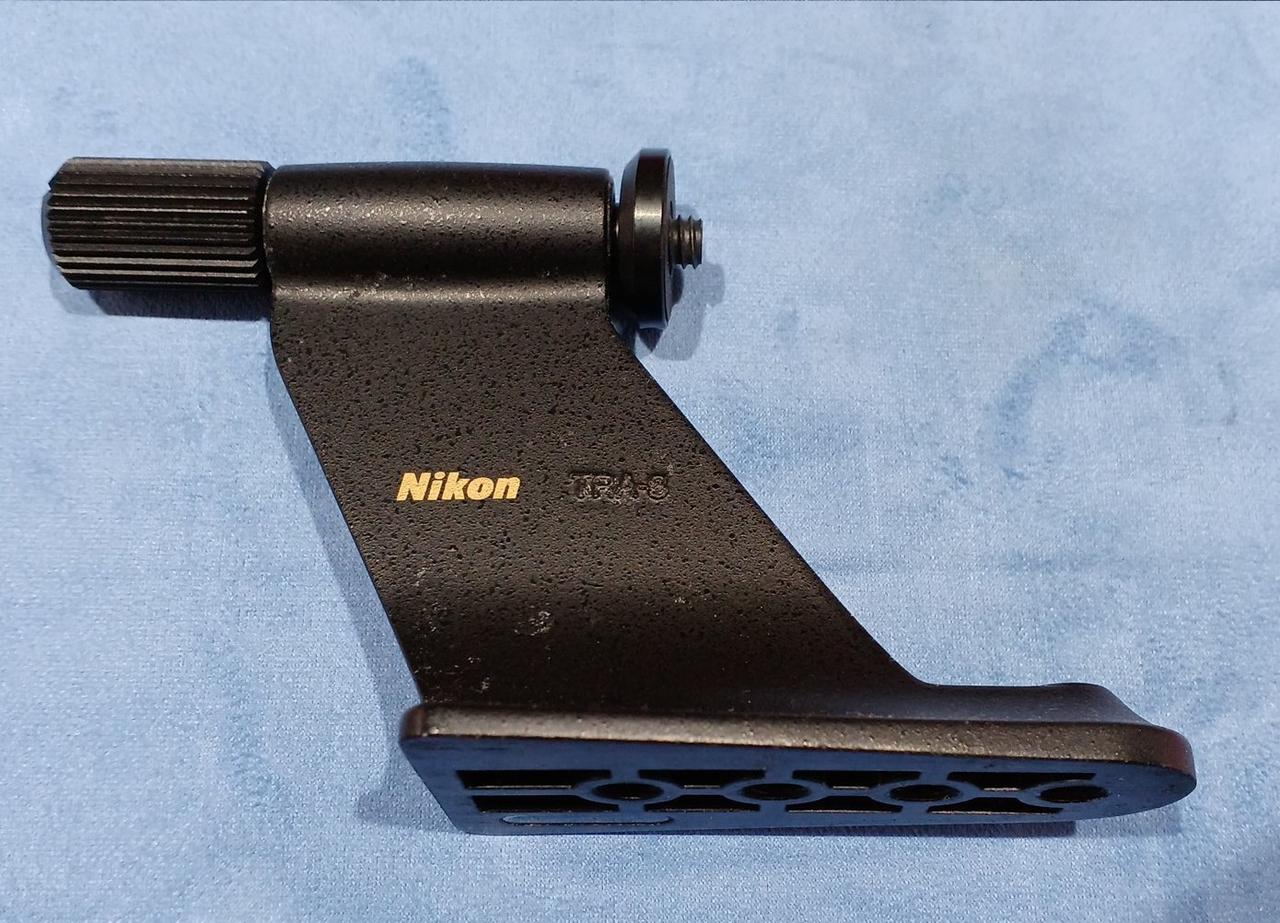 双眼鏡用の三脚アダプター