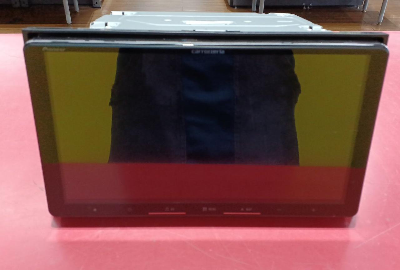 未使用品の9インチカーナビ