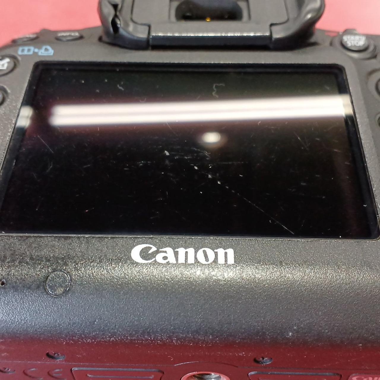 液晶パネルにキズあり