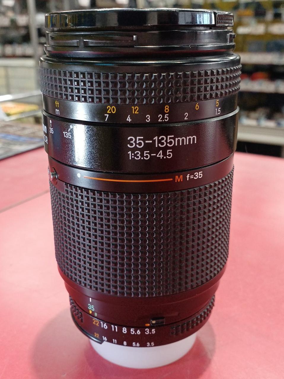 NIKONの望遠ズームレンズ