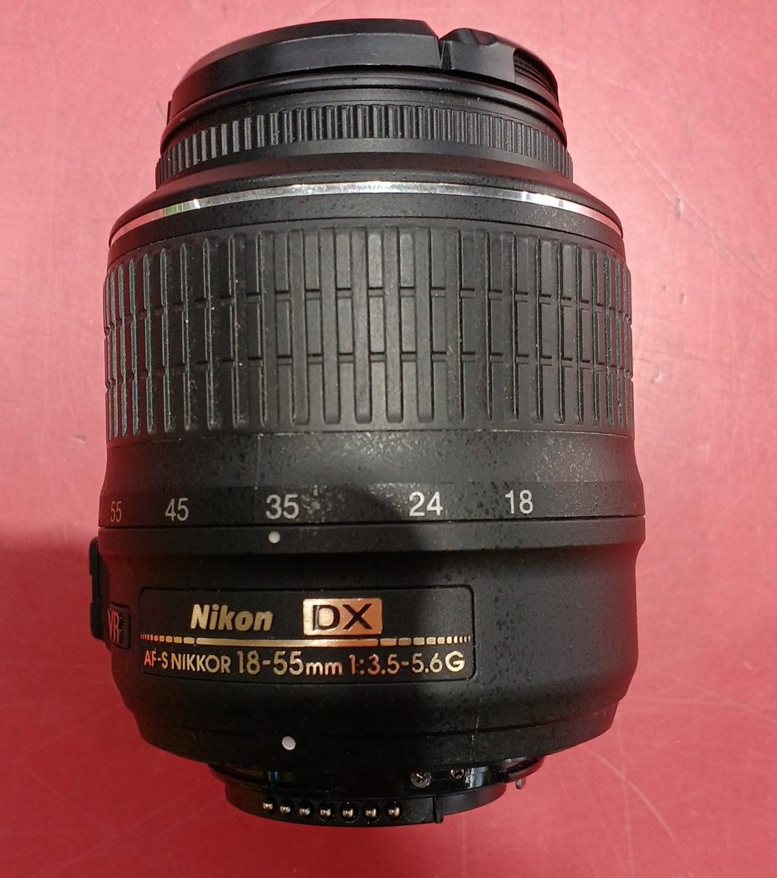 NIKONの標準ズームレンズ