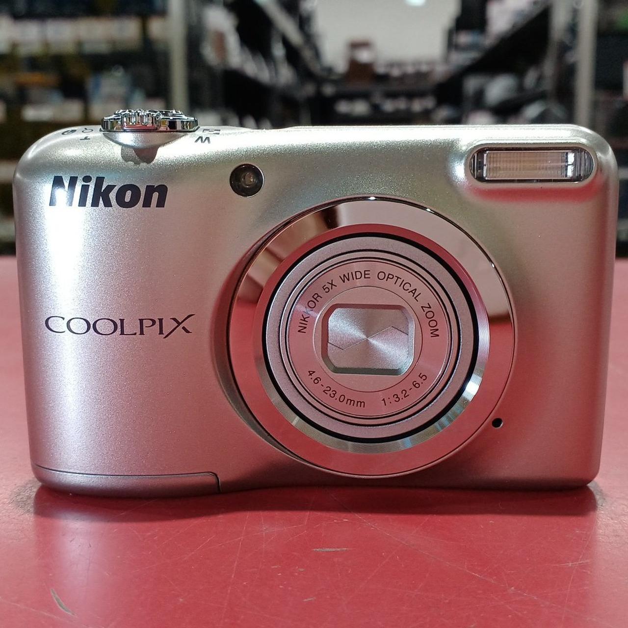 Nikonのコンパクトデジタルカメラ