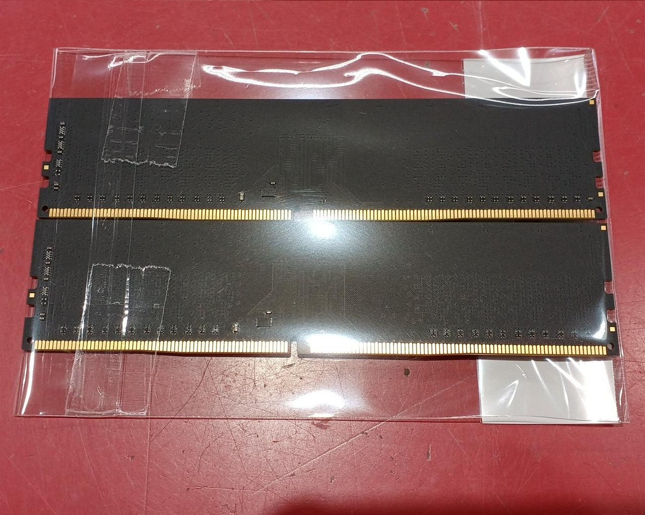 8GBの2枚組です。