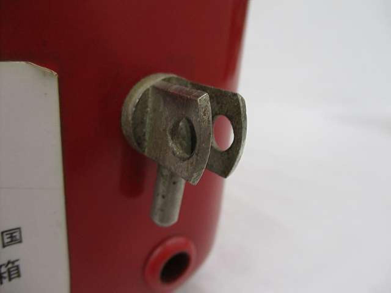 ココを引っ張るとトレイが開けます