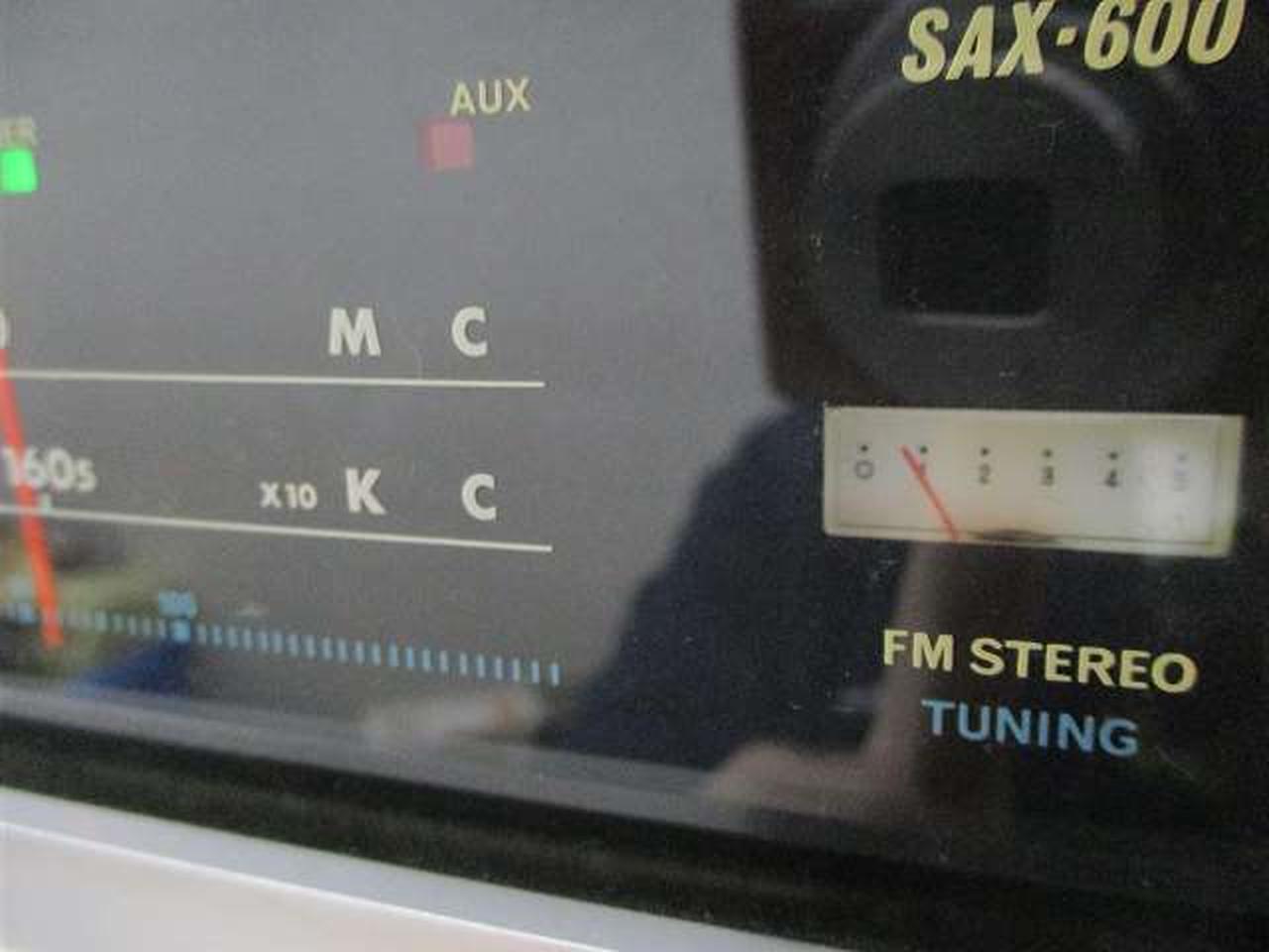 FM受信の反応はします。音は出ません。