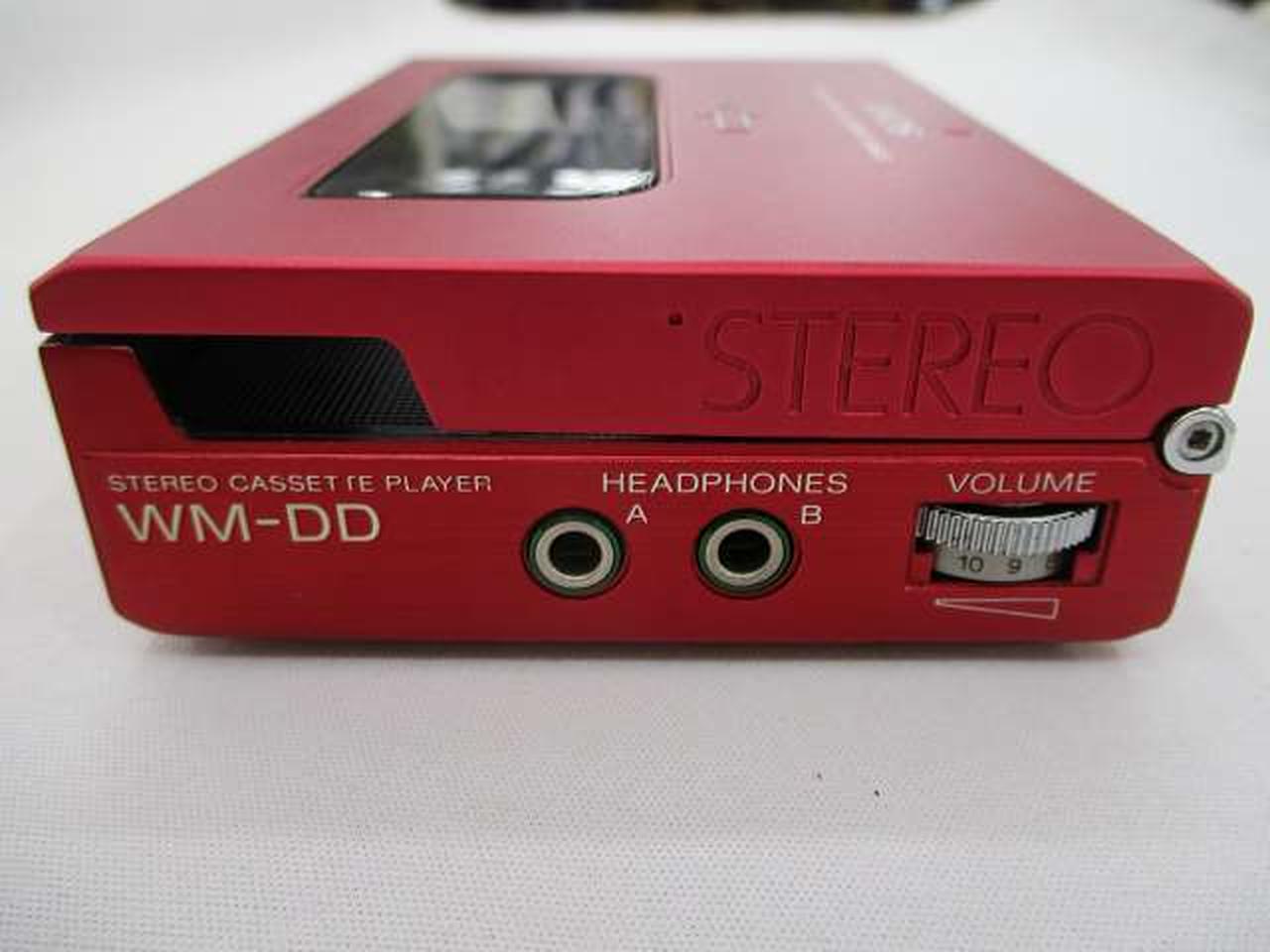 【ジャンク品】 SONY WALKMAN WM-EX2 For Parts Sony Walkman cassette player WM-EX2 From Japan