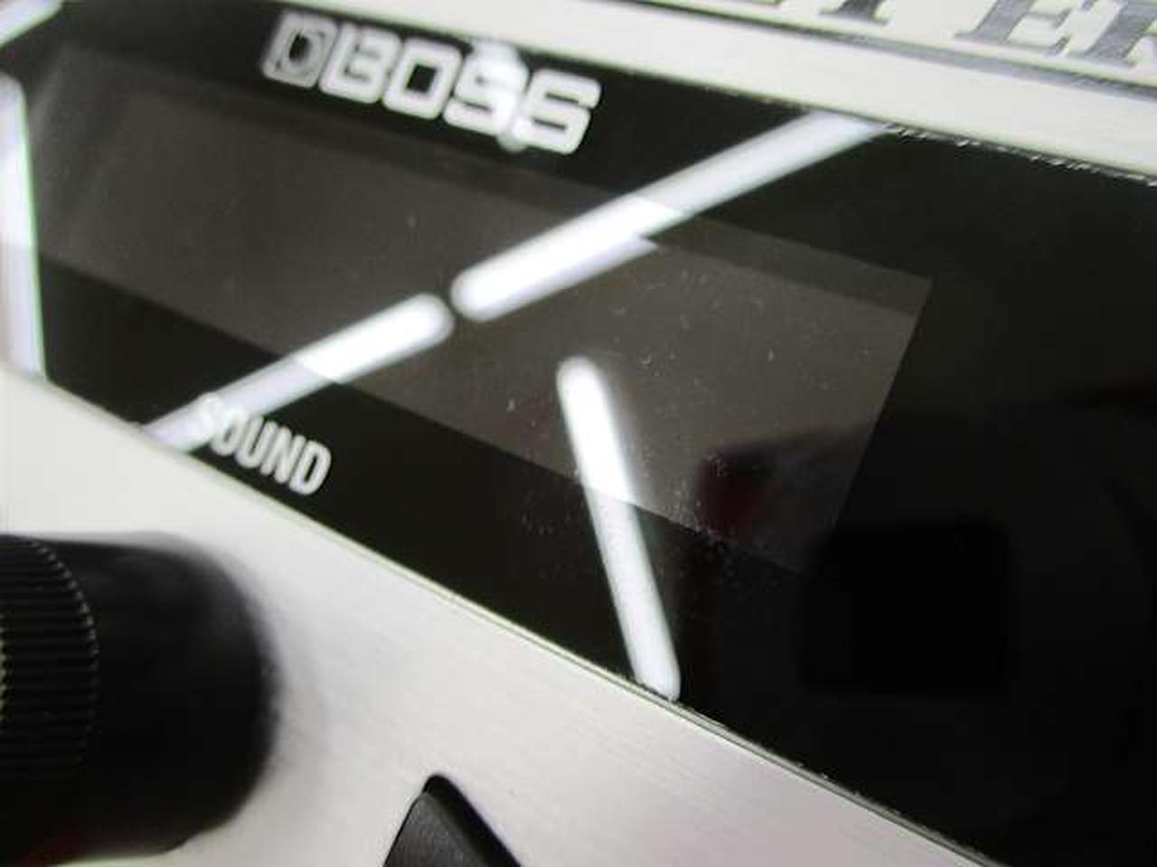 液晶内にチリ混入あり