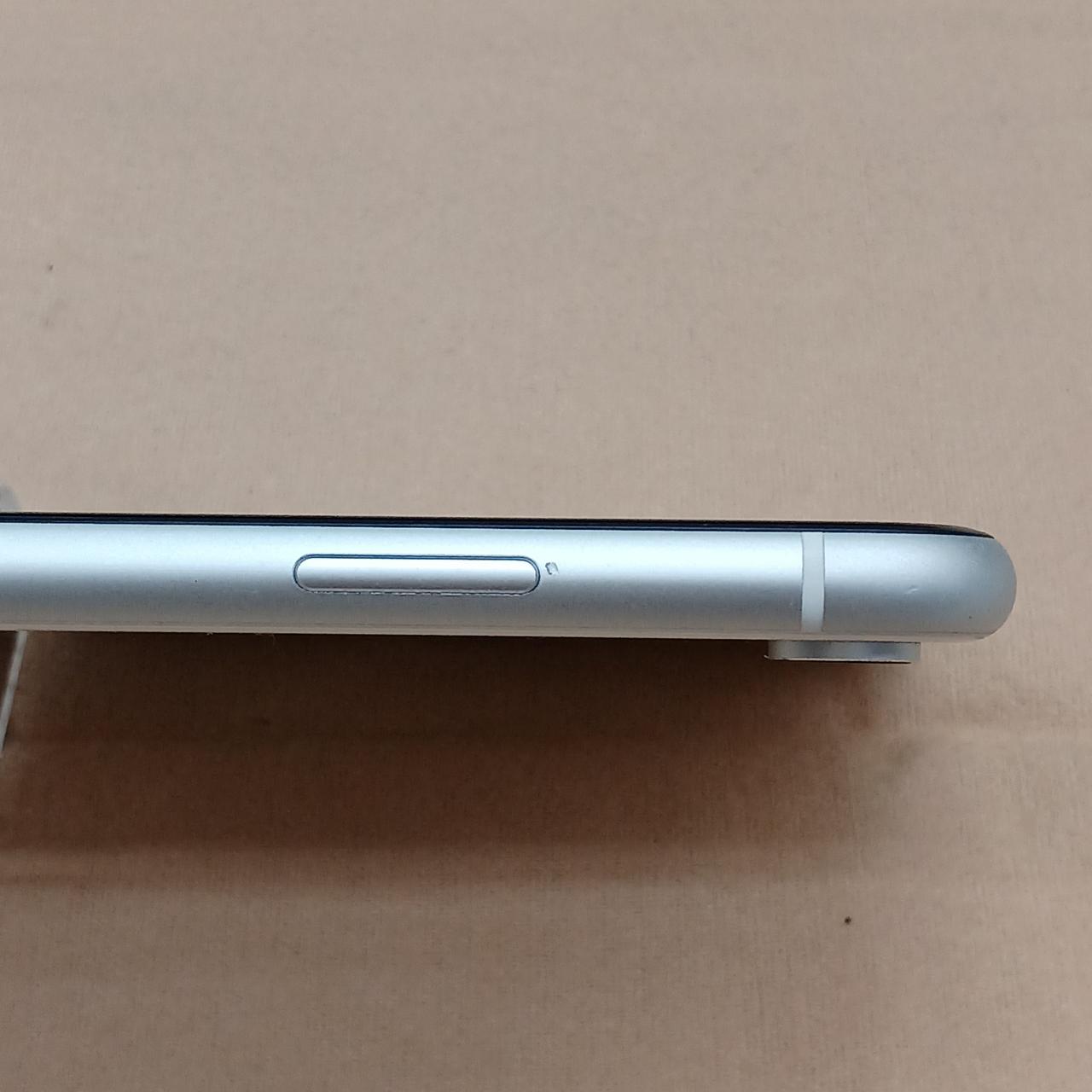 コンピュータ・IT iPhoneXR AU コンピュータ・IT iPhoneXR AU