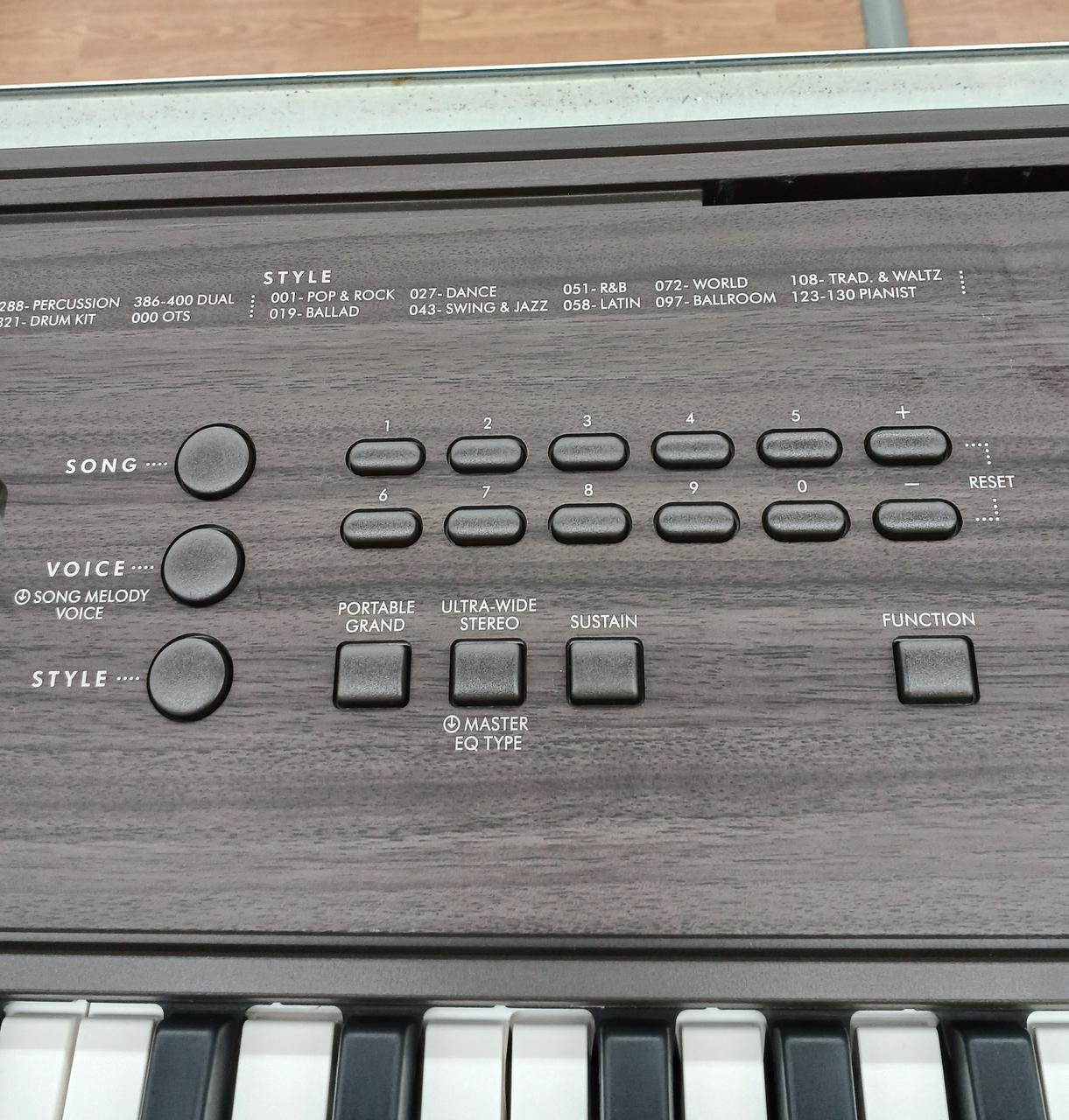 Yamaha 電子キーボード ヤマハ | EZ-J210 - ポータブルキーボード - 概要