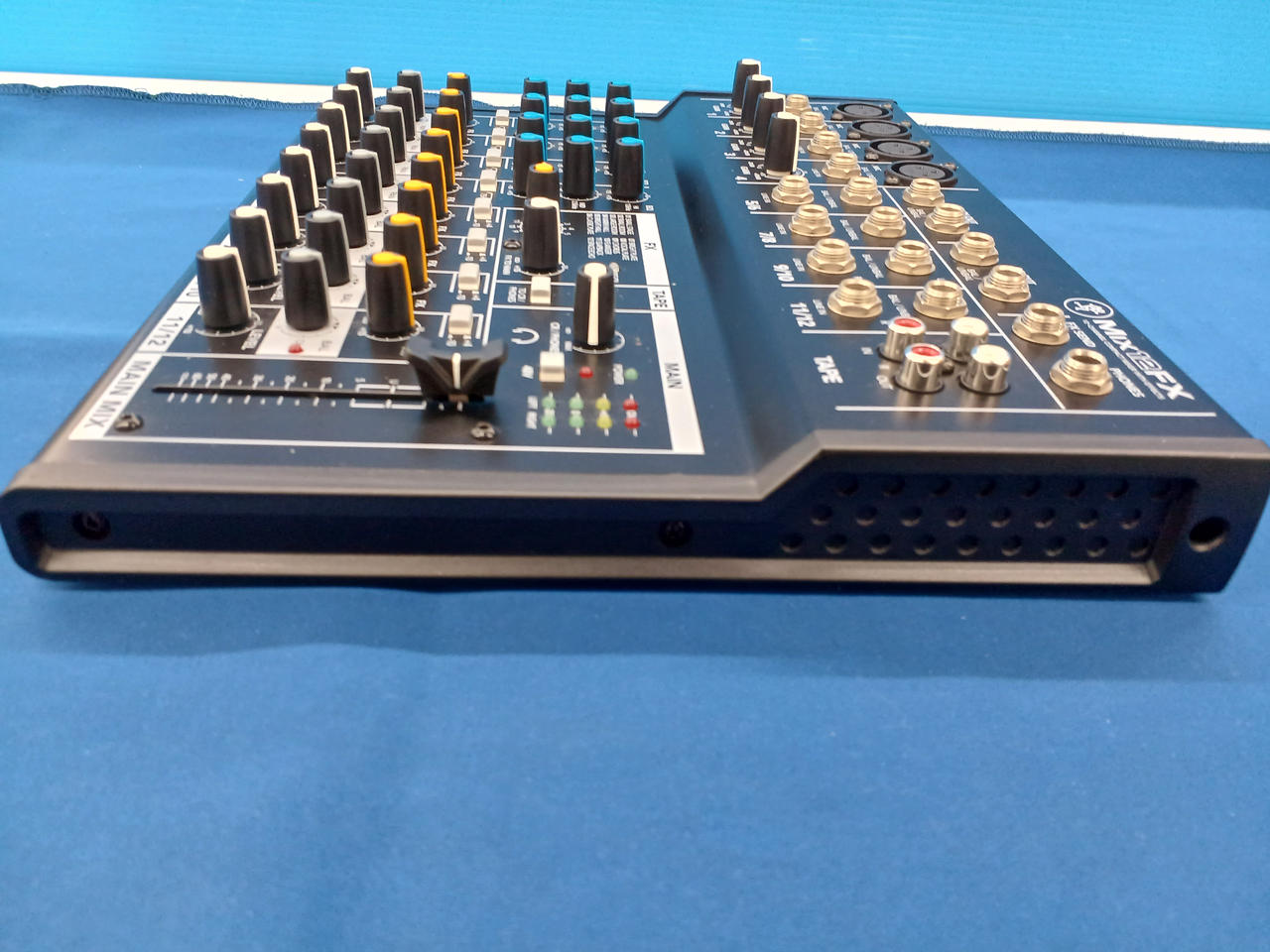 美品 MACKIE MIX8 アナログミキサー コンパクトモデル 8ch Amazon.com: Mackie -Mix8- Compact 8-Channel Desktop Analog