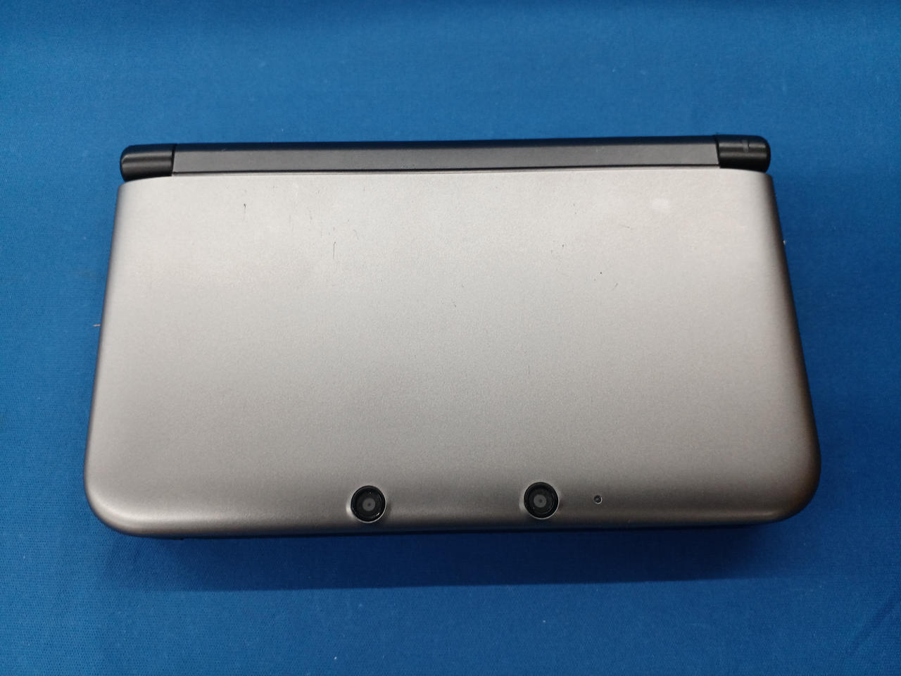 本体外装にキズあり