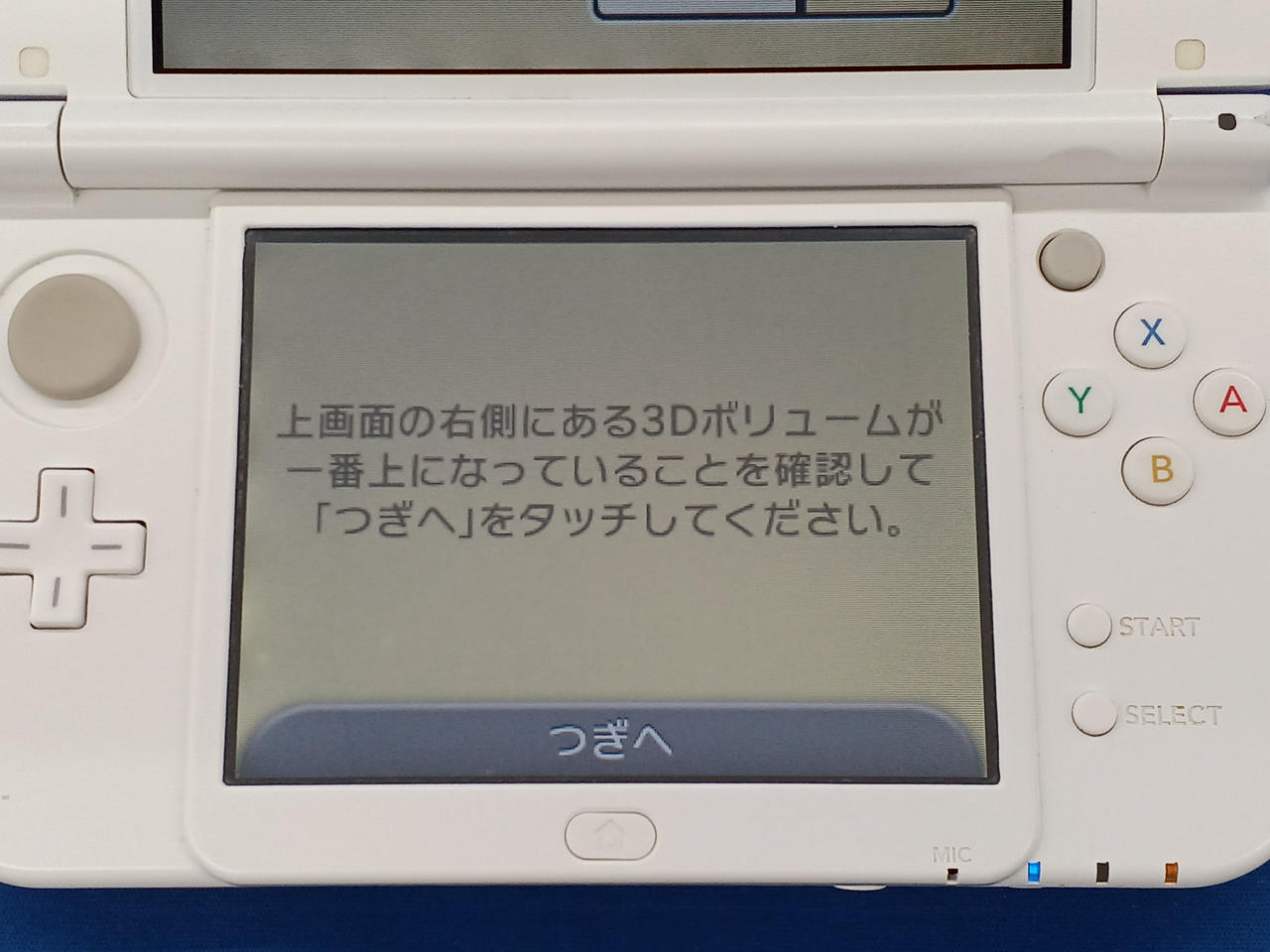 ※画面にキズ有り