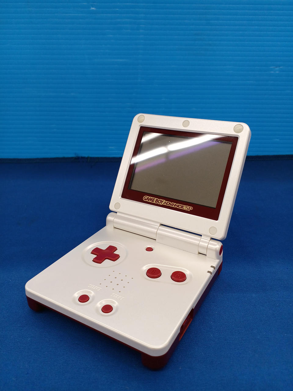 ゲームボーイアドバンスＳＰ "ファミコンカラー"