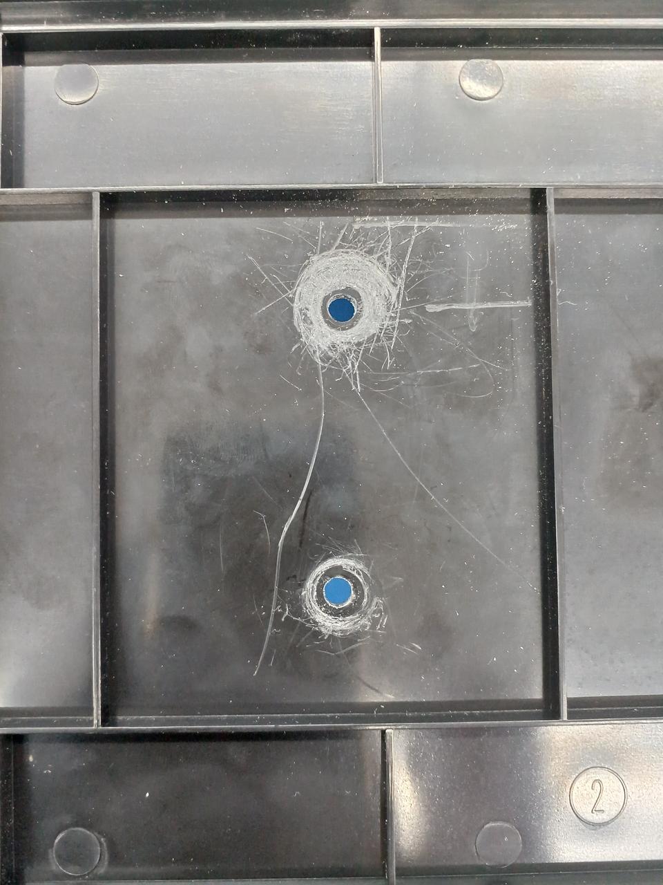 裏面にキズあり