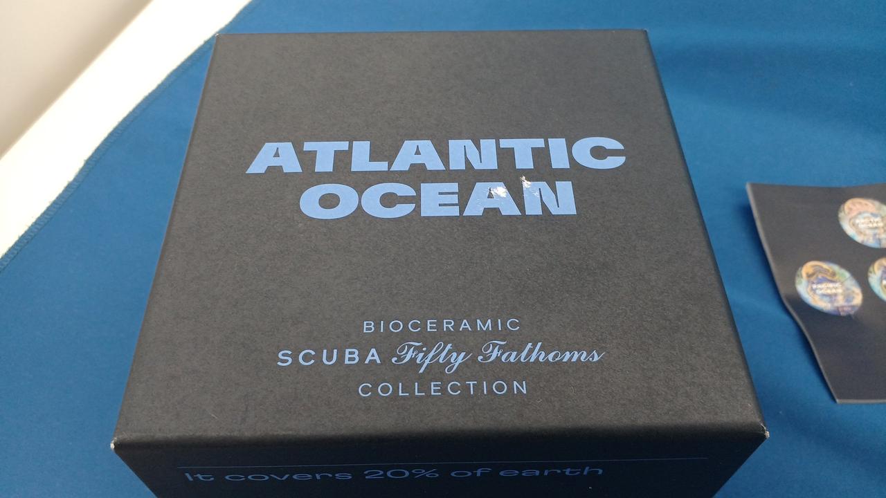 アルファベットANあたりにキズ有り