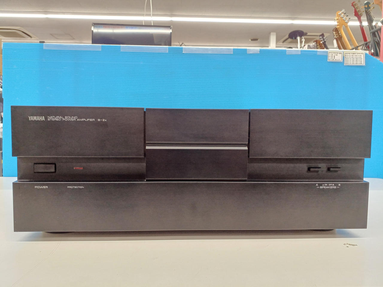 全体的にキズ、シミあり