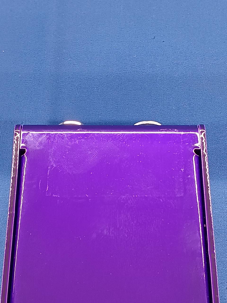 テープ跡あります