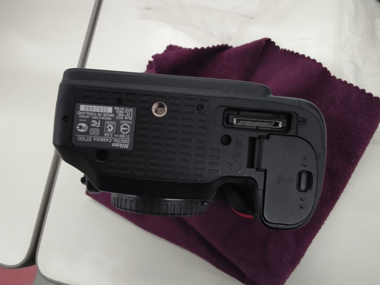 ※本体底面のカバー欠品