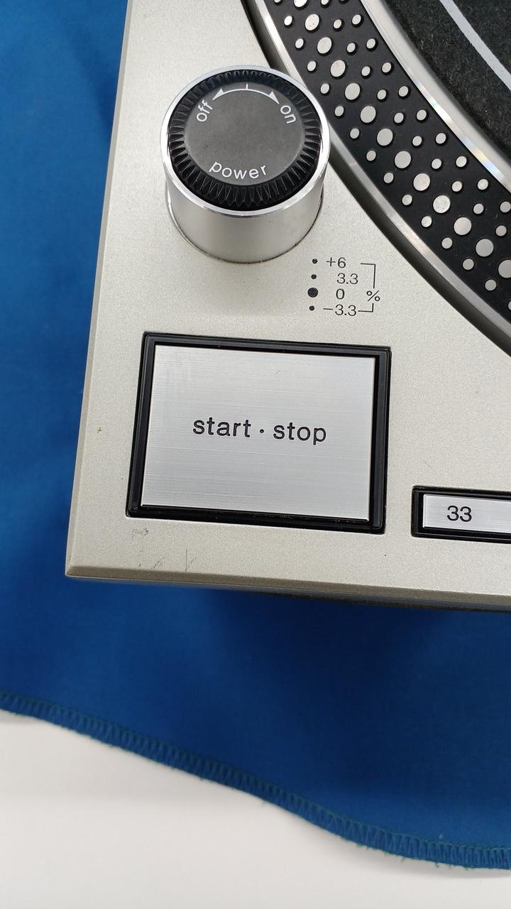 全体的にややキズあり