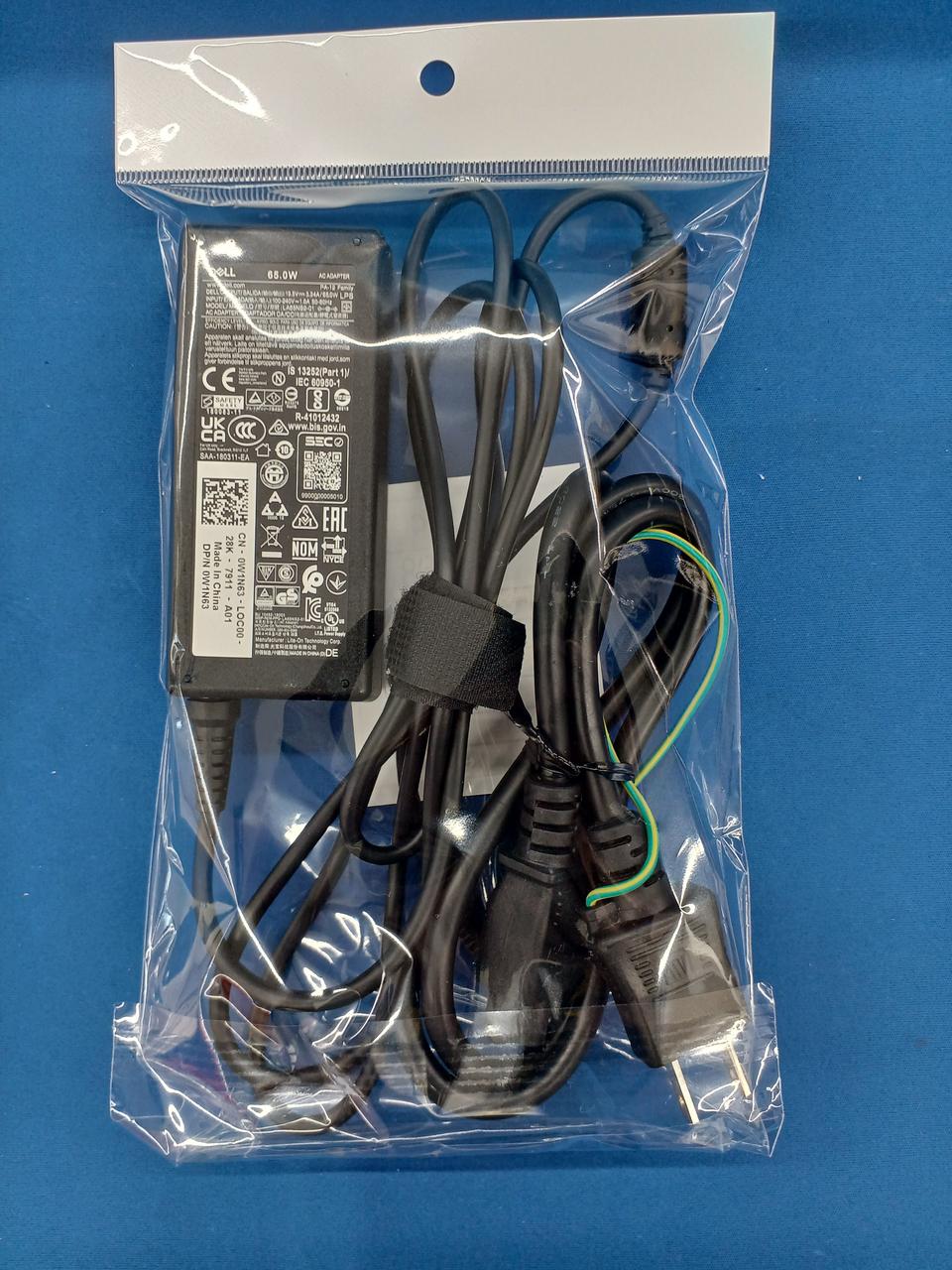 充電はDC コネクタです