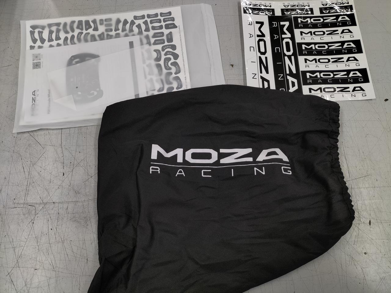 RS21のソフトケースと、付属品です。