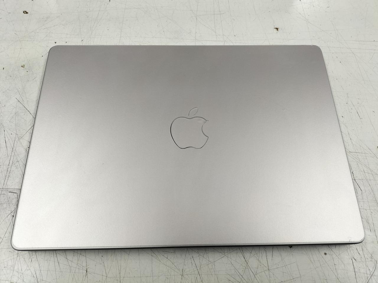 保護ステッカー貼られています。