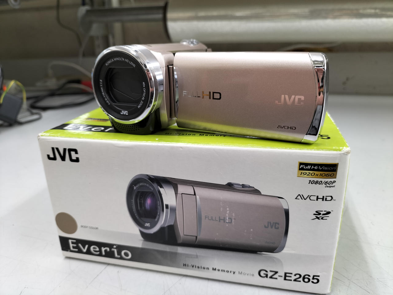 Victor・JVC GZ-E265-W JVCKENWOOD JVC EVERIO ハイビジョンメモリー