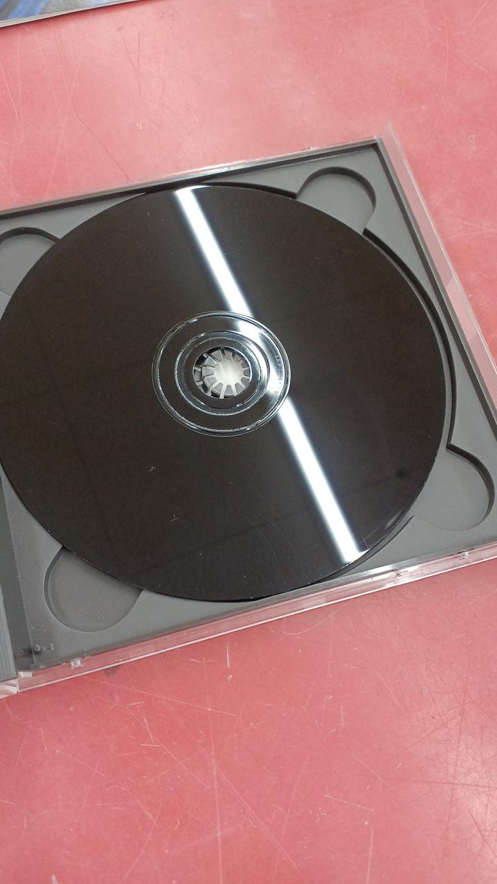 ディスクにキズあります。