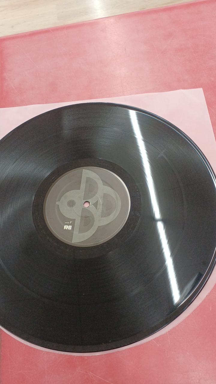 キズあります。