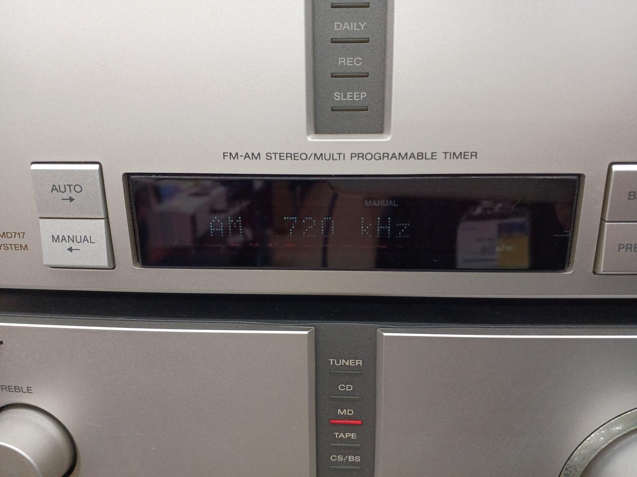 液晶下側暗いです