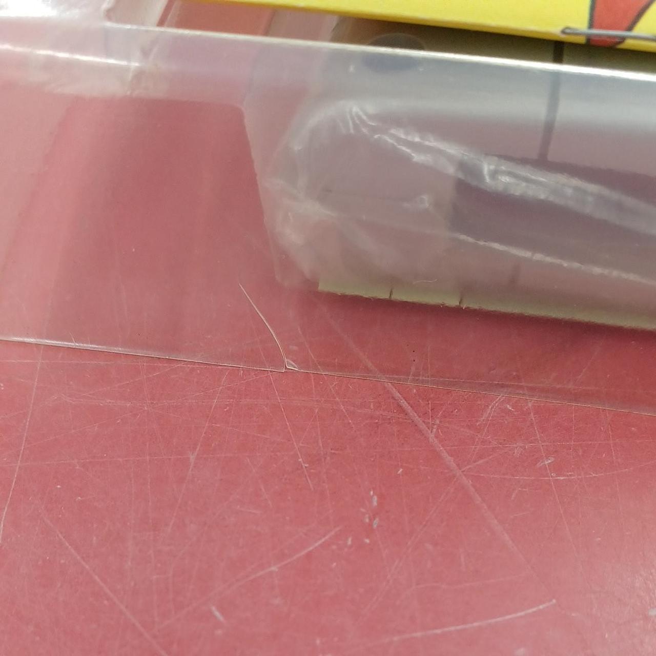 ブリスターケースに割れあり